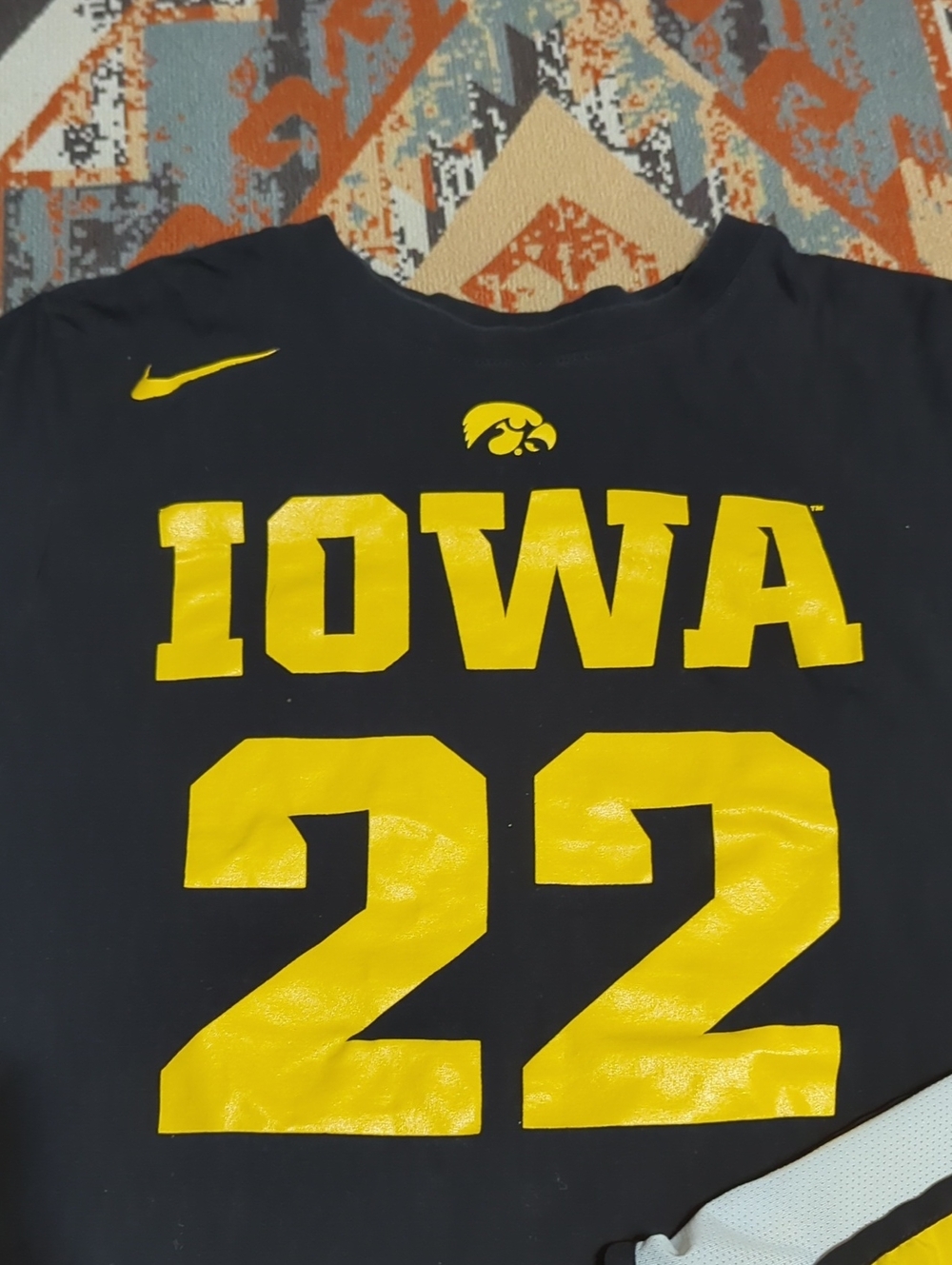 Hawkeyes Caitlin Clark #22 graphic t-shirt with matching gold athletic shorts - Picture 7 of 8